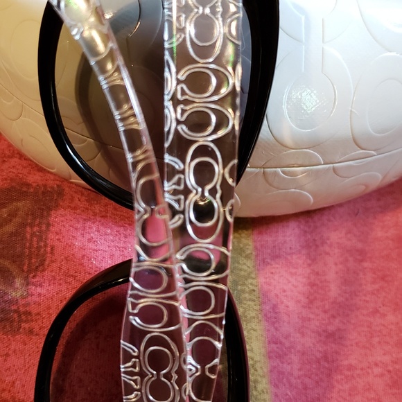 2 pairs of  Authentic Coach sunglasses - Picture 7 of 8